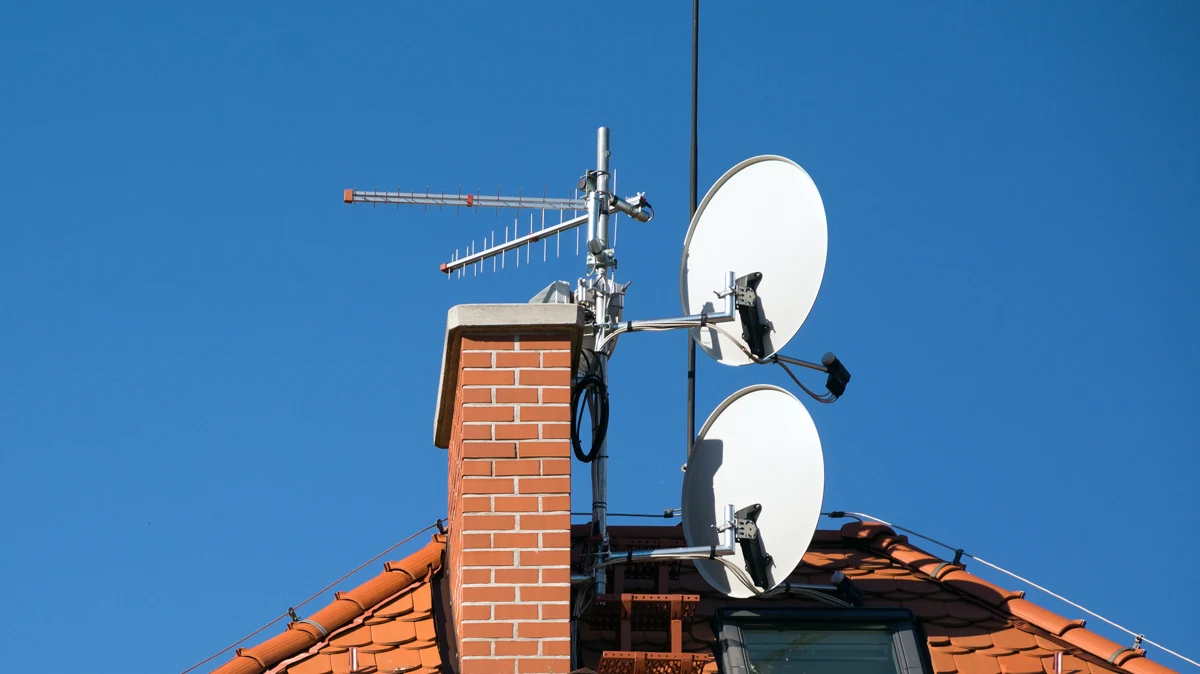 Unbranded satellite dishes with signal receivers